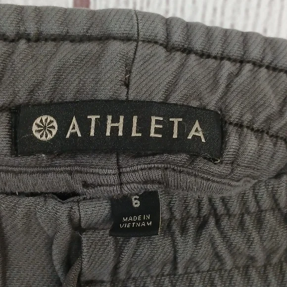 Athleta Gray Farrallon short size 6 - Picture 7 of 9